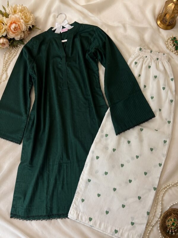 Sabz Zari – 2 Piece Emerald Green Lawn Suit